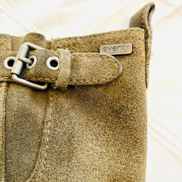 Vintage UGG Rugged Suede Engineer Boots - Picture 11 of 16